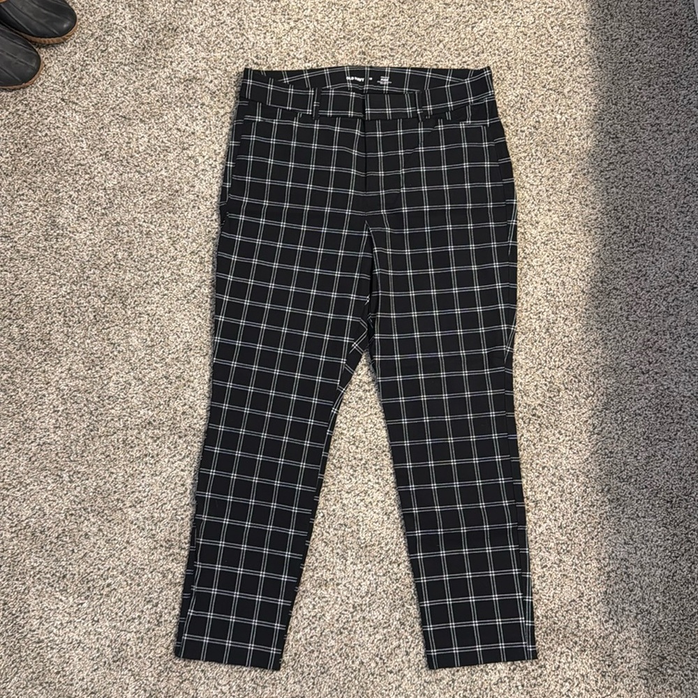 Old Navy High-Rise Pixie Secret-Smooth Pockets Dress Pants